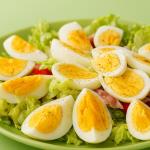 Warum müssen wir jedem Salat ein Ei hinzufügen?